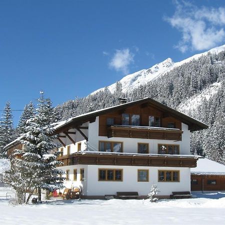 Villa Haus Laerchenhof à Holzgau Extérieur photo